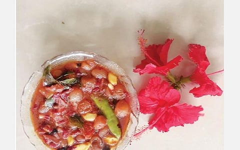 பூவெல்லாம் சமைத்துப்பார்! - செம்பருத்தி புளிக்குழம்பு