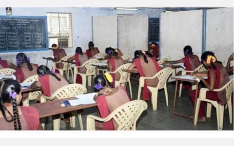 பொதுத் தேர்வு: மாணவர்கள், பெற்றோரின் சந்தேகங்களைத் தீர்க்க உதவி எண்கள் வெளியீடு