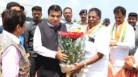 மாநில நெடுஞ்சாலைகளை தேசிய நெடுஞ்சாலைகளாக மாற்றி அமைக்க புதிய திட்டம்: நிதின் கட்கரி