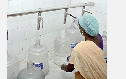 உயர் நீதிமன்ற உத்தரவின்படி நடவடிக்கை; உரிமம் இல்லாமல் இயங்கும் குடிநீர் ஆலைகள் மூடல்- விவசாய கிணறுகளில் இருந்து நீர் எடுப்பதும் கண்காணிப்பு