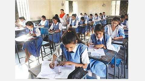 தேர்வு நேரம்: அச்சத்தை விலக்கினால் சதம் நிச்சயம்