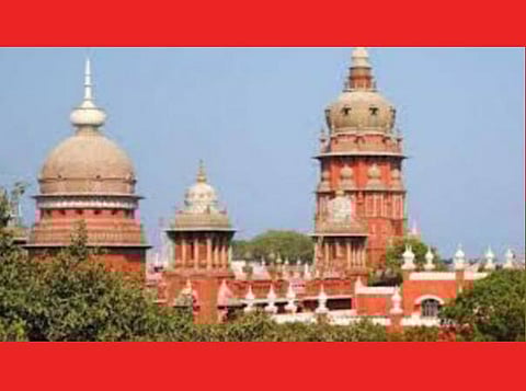 திருப்பூர் போலீஸாருக்கு உத்தரவு; தமிழகம் முழுதும் அமல்படுத்த முயற்சி: வழக்கறிஞர்கள் முறையீட்டை அடுத்து நாளை உயர் நீதிமன்றத்தில் மீண்டும் விசாரணை  