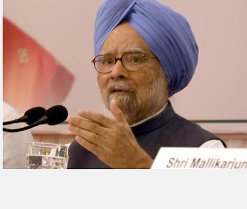 சமூக நல்லிணக்கக் குலைவு, பொருளாதார விரக்தி நிலை, கரோனா வைரஸ் - முப்பெரும் நெருக்கடிகள்- ‘கனத்த இதயத்துடன்’ மன்மோகன் கட்டுரை