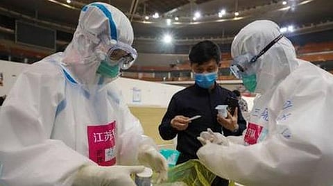 ஆல்கஹால் அருந்தினால் கரோனா வைரஸிலிருந்து பாதுகாத்துக் கொள்ள முடியுமா? -  ‘இல்லை’ என உலகச் சுகாதார அமைப்புக் கண்டிப்பு