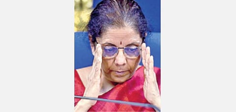 அலசல்: யார் சொல்வதை நம்புவது?