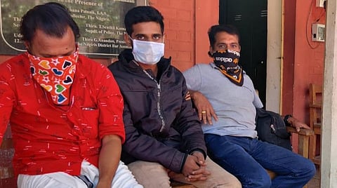 கோவிட் - 19 பீதி: கோடநாடு கொலை- கொள்ளை வழக்கு; விசாரணைக்கு முகக் கவசம் அணிந்து வந்த குற்றம் சாட்டப்பட்டவர்கள்