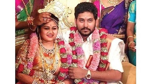 ஹாட் லீக்ஸ்: சொந்தங்கள் சேராத திருமணம்