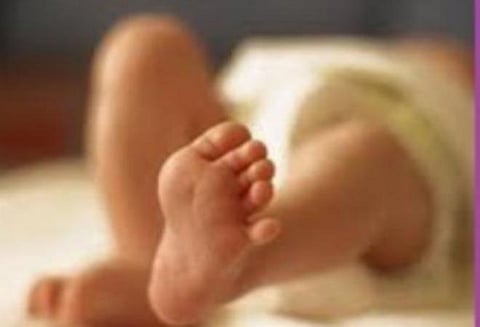 இங்கிலாந்தில் பிறந்த குழந்தைக்கு கரோனா வைரஸ்