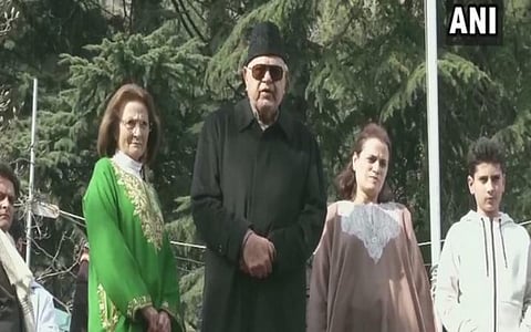 7 மாதங்களுக்கு பிறகு சந்திப்பு: மகிழ்ச்சியை பகிர்ந்த பரூக் அப்துல்லா குடும்பம்