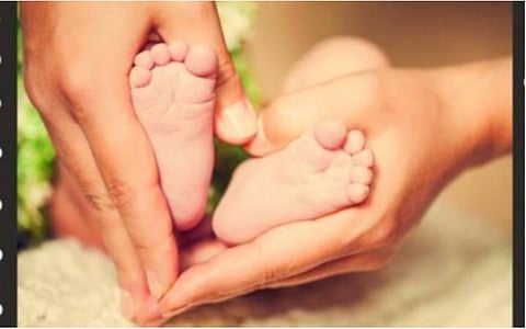 ராமேசுவரத்தில் இருந்து ரயிலில் வந்தபோது தூக்கத்தில் தாய்ப்பால் குடித்த குழந்தை மூச்சுத் திணறி மரணம்