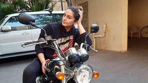 பைக் சண்டைக் காட்சிகளில் ஹியூமா குரேஷி