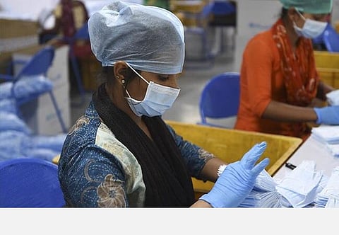 ஆசிரியர்கள் வீட்டில் இருந்தே விடைத்தாள் திருத்த அனுமதி: முதுநிலைப் பட்டதாரி ஆசிரியர் கழகம் வேண்டுகோள்