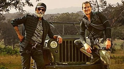 ஜீப்பின் டயரை மாற்ற ரஜினிக்குக் கற்றுக் கொடுத்த பியர் க்ரில்ஸ்