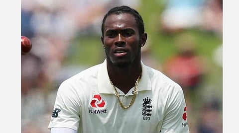 இப்போதைய ஊரடங்கு உத்தரவை பல ஆண்டுகளுக்கு முன்பே கணித்தாரா ஜோஃப்ரா ஆர்ச்சர்? - வைரலாகும் பழைய ட்வீட்கள்