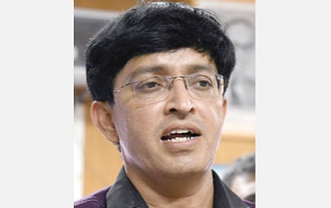 வெளிநாடுகளில் இருந்து வந்த 96,633 பேரை தனிமைப்படுத்தும் பணி தீவிரம்; தவறான தகவல் வெளியிட்டால் நடவடிக்கை: வருவாய் நிர்வாக ஆணையர் ஜெ.ராதாகிருஷ்ணன் எச்சரிக்கை