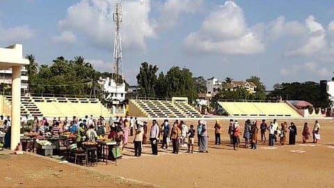 நெல்லையில் தனிமைப்படுத்தப்பட்டவர் இல்லங்களுக்கு நிலவேம்பு குடிநீர் விநியோகம்