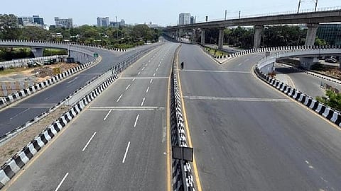 ஊரடங்கு உத்தரவால் பாதிக்கப்பட்டுள்ள தொழிலாளர்களுக்கு உதவ குழு அமைப்பு- வழக்கறிஞர்கள், சமூக ஆர்வலர்கள் முயற்சி