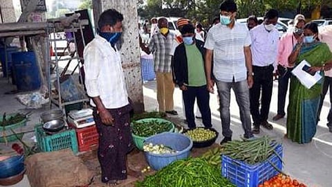 கோவில்பட்டி நகராட்சி சந்தை புதிய கூடுதல் பேருந்து நிலையத்துக்கு மாற்றம்: குலுக்கல் முறையில் கடைகள் ஒதுக்கீடு