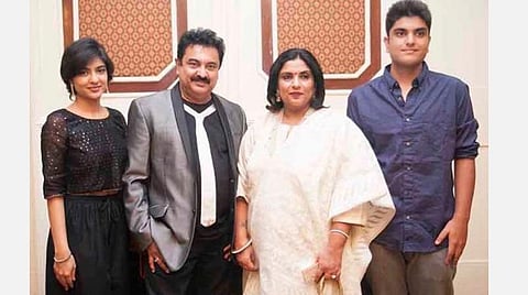 கரோனா வைரஸ் பாதிப்பு: ஸ்ரீப்ரியா குடும்பத்தினர் 30 லட்ச ரூபாய் நிதியுதவி