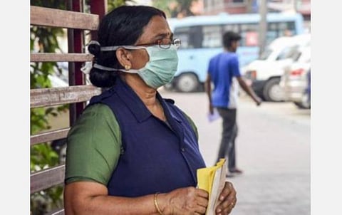 கரோனா நிவாரணம்: வீடுகளுக்கே சென்று விநியோகிக்க வேண்டும்!