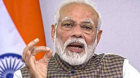 பிரதமர் மோடியின் பேச்சு: புகைப்படம் மூலம் கிண்டல் செய்த 'தமிழ்ப்படம்' இயக்குநர்