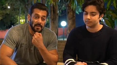 நாங்கள் அச்சத்தில் இருப்பதை தைரியமாக ஒப்புக்கொள்கிறோம்: சல்மான் கான் வீடியோ பதிவு