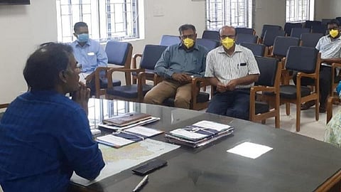 அனைத்து தனியார் மருத்துவமனைகளிலும் சிகிச்சை தடையின்றி நடைபெற வேண்டும்: தென்காசி மாவட்ட ஆட்சியர் வலியுறுத்தல்