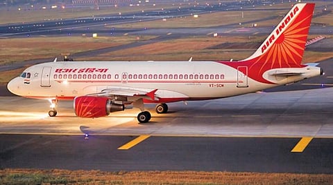 அஸ்ஸலாமு அலைக்கும்; உங்களைப் பார்த்து பெருமைப்படுகிறோம்: வானில் எதிர்பாராத பாராட்டால் அதிர்ச்சியில் உறைந்த ஏர் இந்தியா விமானியின் சுவாரஸ்ய அனுபவம்