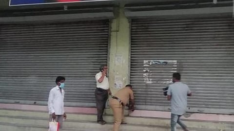 மதுக்கடைகளுக்கு சீல்