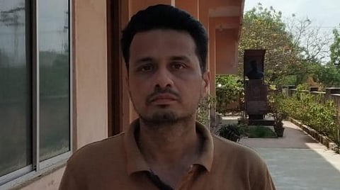 நிதின் ஷர்மா (30) பஜீத் தெரு, பட்டேல் நகர், டெல்லி.