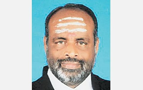 வடமாநிலங்களில் இருந்து தமிழகம் வரும் சரக்கு வாகனங்களை தடுத்து நிறுத்தக் கூடாது- அதிமுக சார்பில் பிரதமர் மோடியிடம் வலியுறுத்தல்