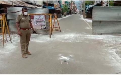 கரோனா தடுப்பு நடவடிக்கை: தேனியில் ட்ரோன் மூலம் மக்கள் நடமாட்டம் கண்காணிப்பு