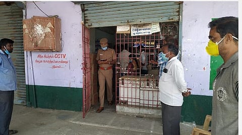 திருட்டு நடந்த மதுபானக் கடை.