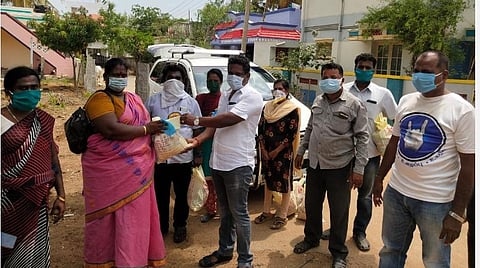 திருநங்கைகளுக்கு உதவிக்கரம் நீட்டிய புதுக்கோட்டை மாவட்ட ரஜினி மக்கள் மன்றம்