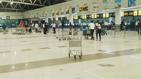 கரோனாவால் நாடு முழுவதும் விமானங்கள் ரத்து: முன்பதிவு டிக்கெட் பணத்தை திருப்பி தராத விமான நிறுவனங்கள்- வாழ்வாதாரத்தை இழக்கும் அபாயத்தில் இ-டிக்கெட் முகவர்கள் 