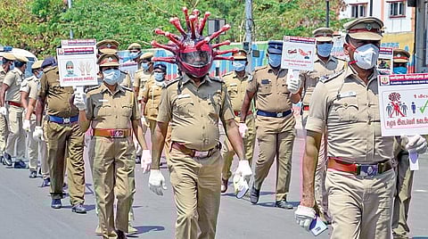 கரோனா பாதிப்புள்ள பகுதிகளில் ரோந்து பணியை தீவிரப்படுத்திய காவல்துறை