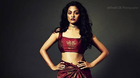 அச்சம் என்பது நாம் பார்க்க எப்படி இருக்கிறோம் என்பதால் வருவதல்ல. அது ஒரு மனநிலை : காயத்ரி