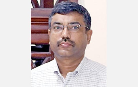 கரோனா பரவலை தடுக்க, அத்தியாவசிய பொருட்கள் தடையின்றி கிடைக்க அரசு அமைத்த குழுக்களின் பணிகளும், தகவல் பரிமாற்றமும்- தகவல் தொழில்நுட்பத்தை பயன்படுத்தி ஒருங்கிணைந்து செயல்படும் அதிகாரிகள்