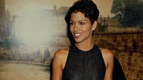 தனியாக இருப்பதே பிடித்திருக்கிறது, அப்படியே இருக்க நினைக்கிறேன்: ஹாலே பெர்ரி