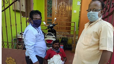 மாற்றுத் திறனாளிகளின் இல்லத்துக்கே நிவாரண உதவி: குமரி மாவட்ட நலத்துறை வழங்கியது