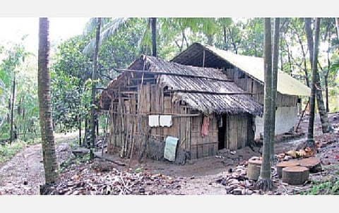 சமூக இடைவெளியை இன்றும் கடைபிடிக்கும் காணி பழங்குடிகள்!- நோய்த் தொற்று பரவாமல் தடுக்கும் பரம்பரை அறிவு