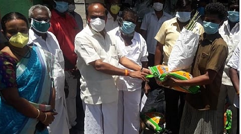 மக்கள் ஒத்துழைத்தால் தூத்துக்குடி விரைவில் கரோனா தொற்று இல்லா மாவட்டமாகும்: அமைச்சர் கடம்பூர் ராஜூ நம்பிக்கை