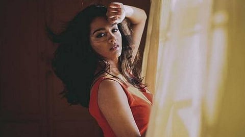 ஒரு சமூகமாக நாம் தோற்றுவிட்டோம்: காயத்ரி காட்டம்