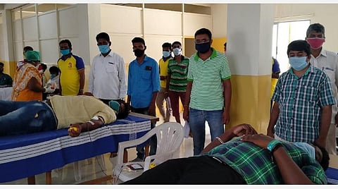 கரோனா காலத்திலும் ரத்த தானம்: இந்திய ஜனநாயக சங்கத்தினரின் கொடையுள்ளம்