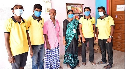 மனநலன் பாதிக்கப்பட்டவரை 23 ஆண்டுகளுக்குப் பிறகு குடும்பத்துடன் இணைத்த கரோனா