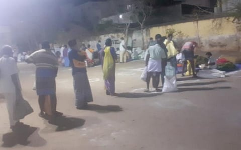 கரூர் திருவள்ளுவர் மைதானம்