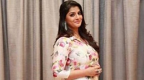 பெண்கள் மீதான குடும்ப வன்முறை: வரலட்சுமி யோசனை