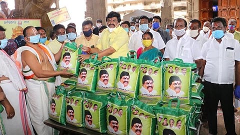 விலகியிருக்க வேண்டிய சூழலில் ஒன்றிணைவோம் வா என அரசியல் செய்கிறார் ஸ்டாலின்: அமைச்சர் ராஜேந்திர பாலாஜி குற்றச்சாட்டு