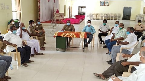 கோவில்பட்டி அருகே தீப்பெட்டி ஆலைகளுக்கு வந்த லாரி ஓட்டுநருக்கு கரோனா: 8 பேர் தனிமைப்படுத்தப்பட்டு கண்காணிப்பு