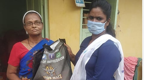 உணவுக்கே கஷ்டப்பட்ட பெண்ணுக்கு உடனடி நிவாரணம்: வாட்ஸ் அப் தகவலைக் கவனமெடுத்த கனிமொழி எம்.பி.  